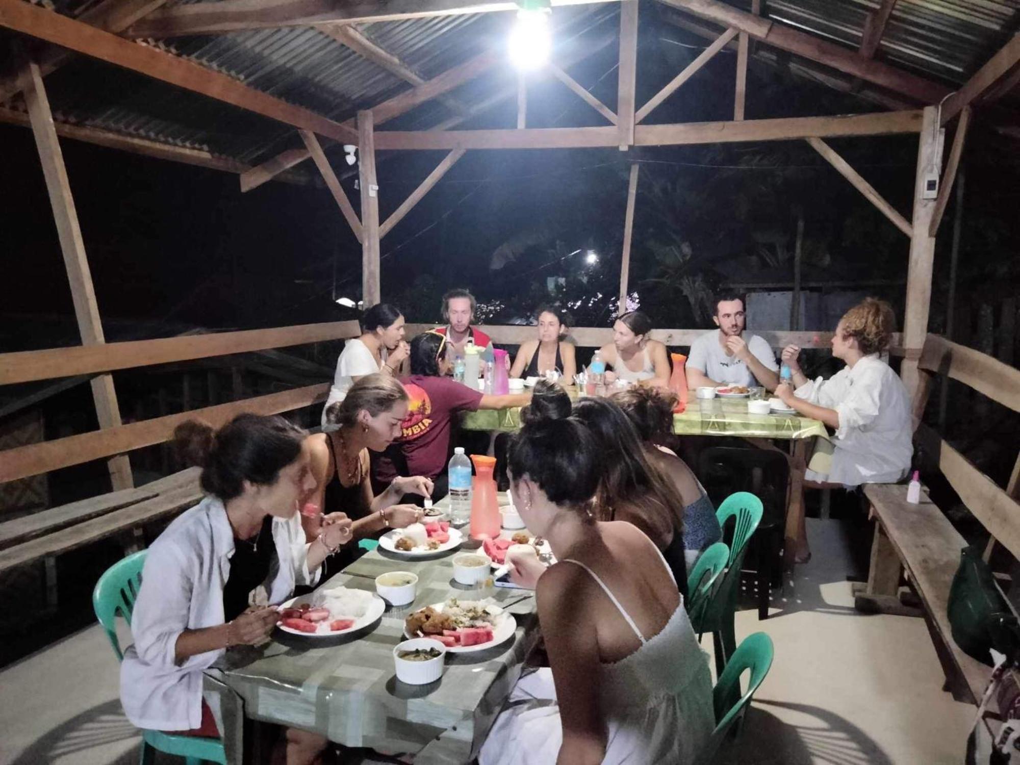 Roca'S Homestay Backpackers Chalet Batuan Eksteriør bilde